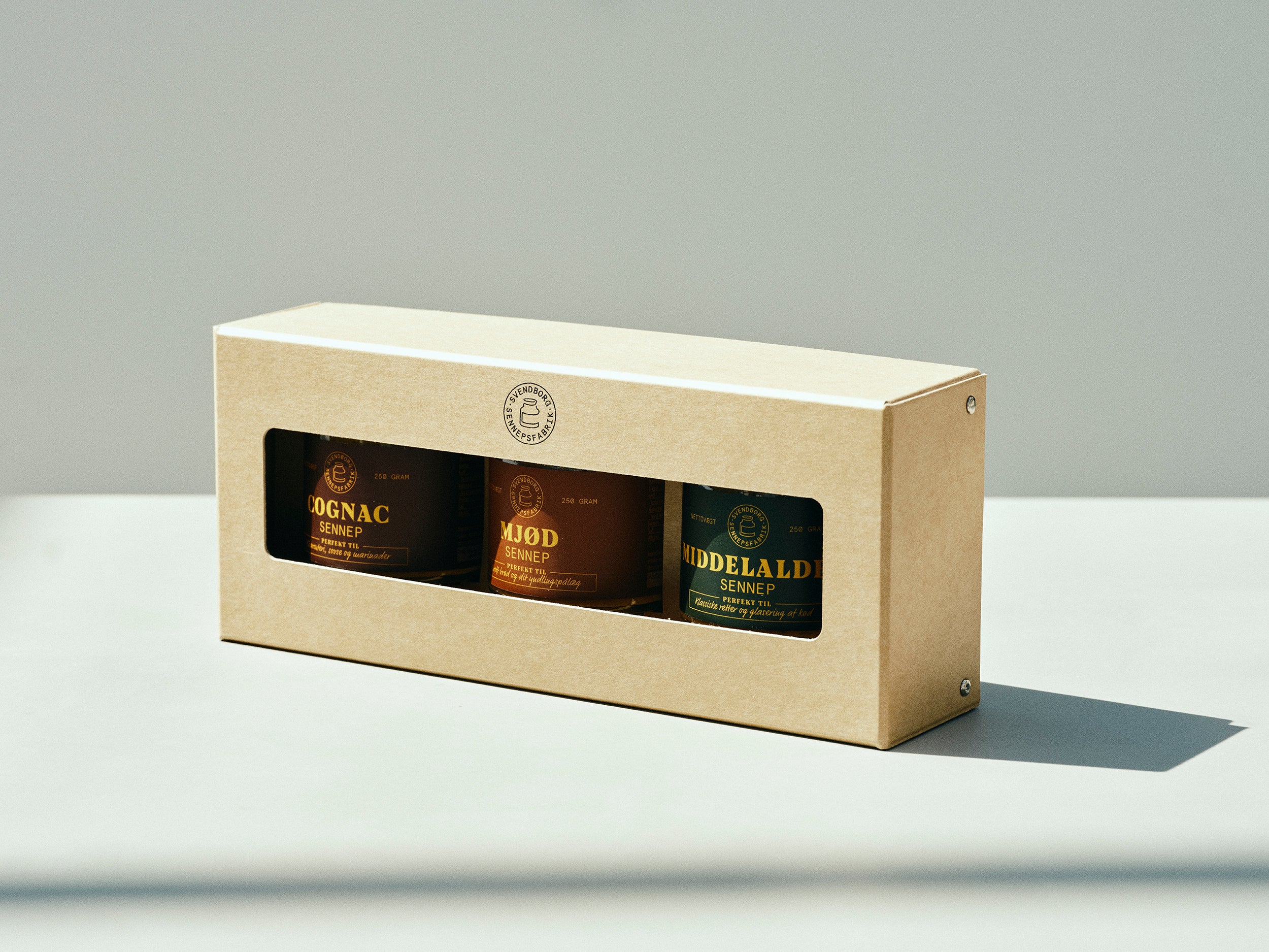 Gaveæske med cognac sennep, mjød sennep og middelalder sennep i glas fra Svendborg Sennepsfabrik